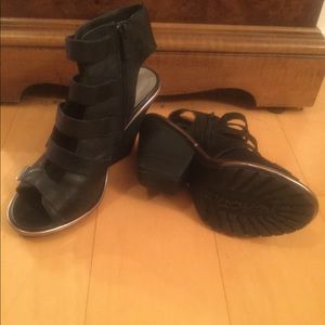 Strappy Platflorm Leather Sandals, Size 7.5.